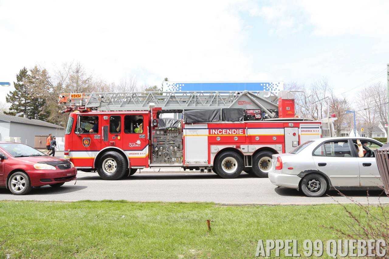 Feu de véhicule au 1465 Avenue Chauveau