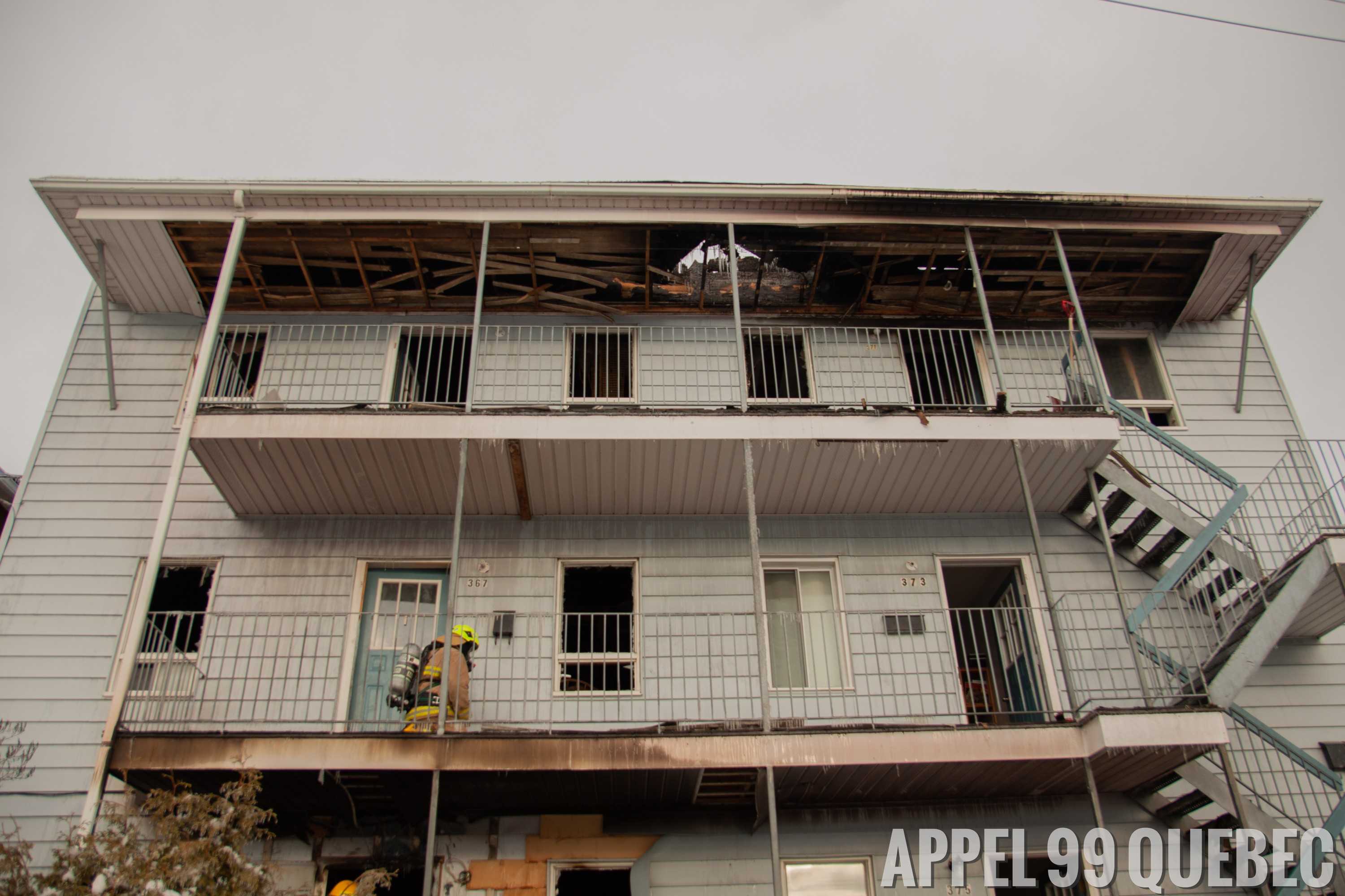 Photos prises le lendemain de l'incendie.