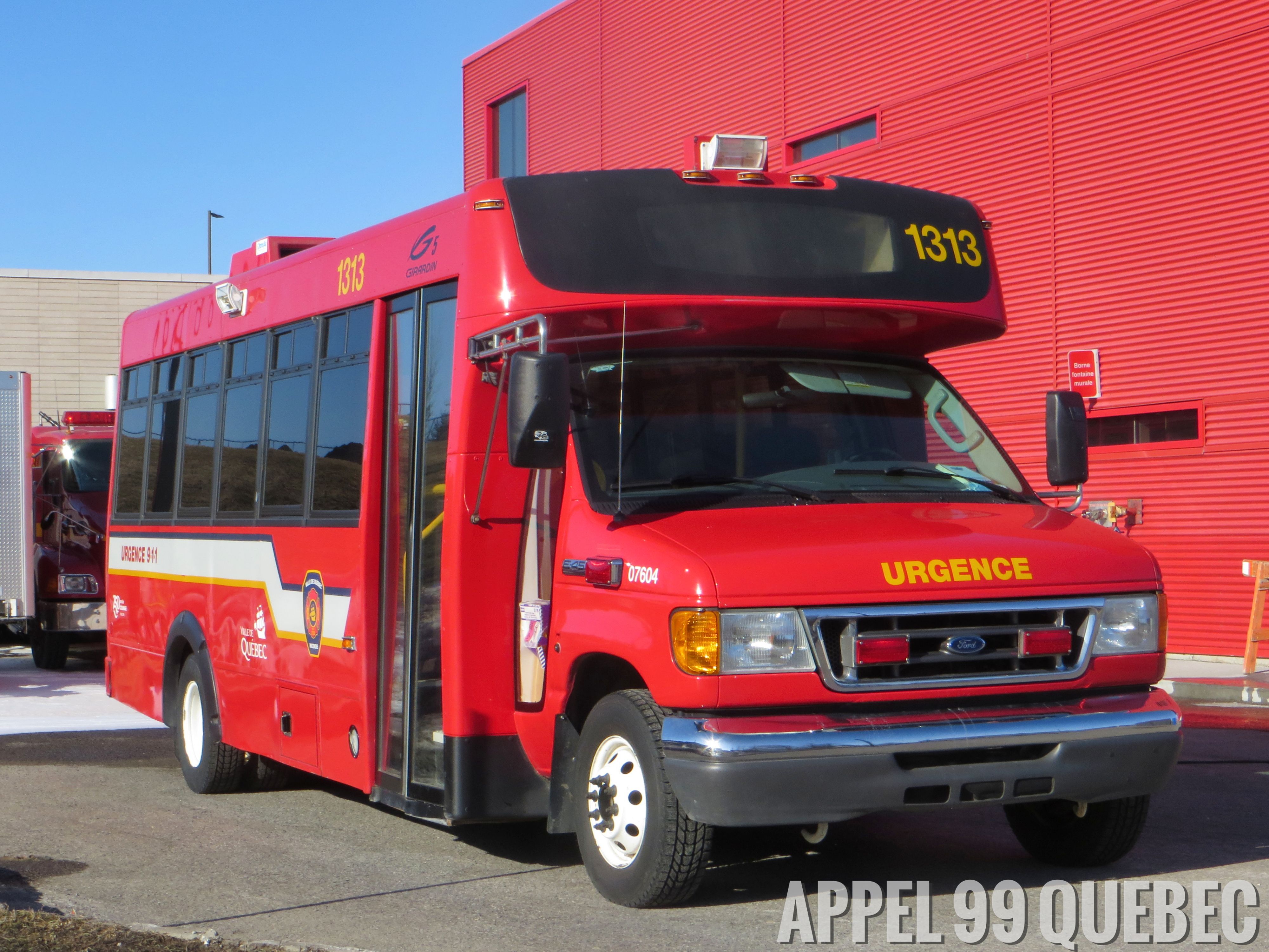 46 (07-604) Ford E-450 / Girardin 2007